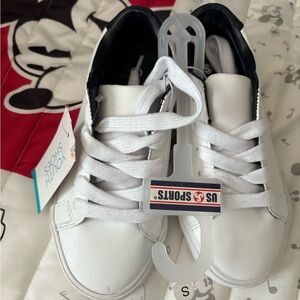 Kids white/navy sneakers